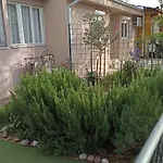 Appartement Jela - Spacious Two-bedroom Near Center With Free Parking & Wi-fi Podgorica