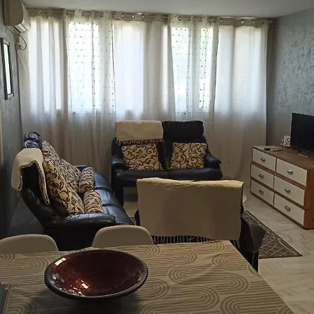 Jela - Spacious Two-bedroom Near Center With Free Parking & Wi-fi *