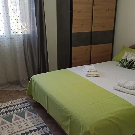 Jela - Spacious Two-bedroom Near Center With Free Parking & Wi-fi * Podgorica